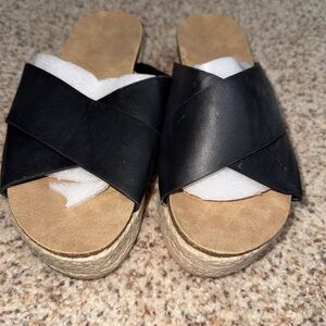 NEW Women’s Size 7 Black Criss Cross Espadrille Platform Slide Sandals
